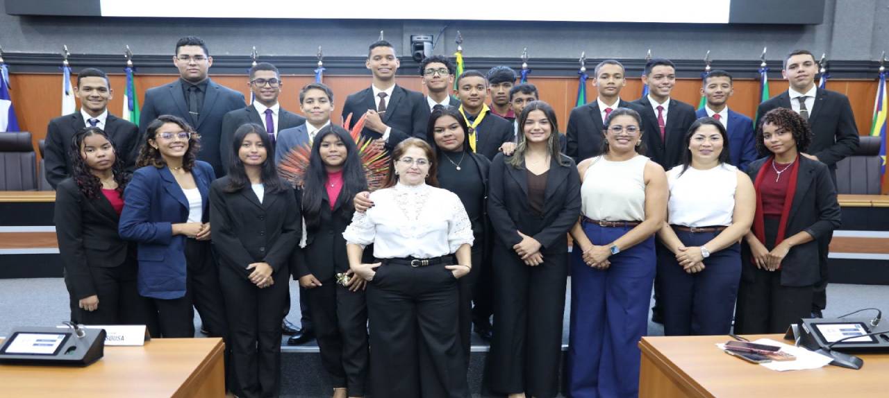 EDIÇÃO 2025  Parlamentares Jovens Roraimenses debatem projetos em sessão deliberativa