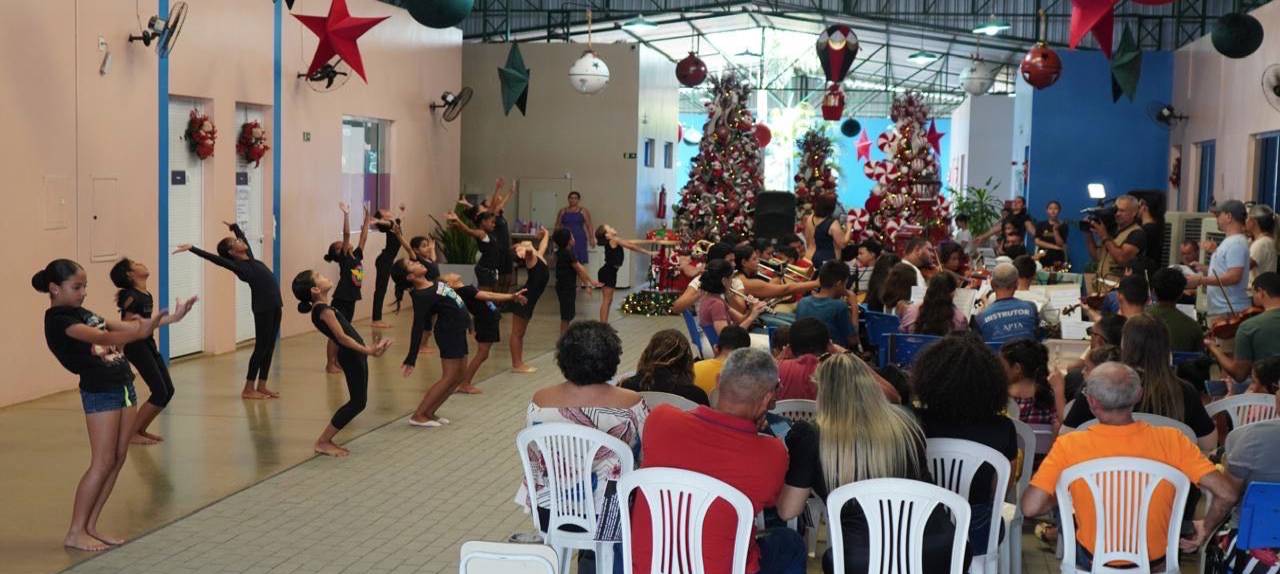 ENSAIO GERAL  CCJuv reúne elenco do espetáculo de Natal “Árvore de Esperança”