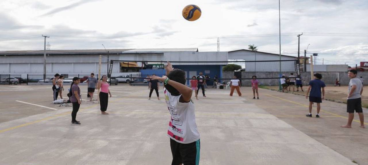 VIVA FÉRIAS CCJUV  Gincana com diversas atividades integra jovens durante o recesso escolar